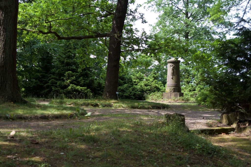 Der Königsplatz mit der Gedenksäule